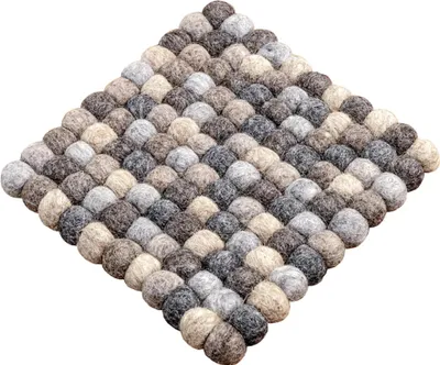 Produktbild von RA Naturstyle FAC 80.83 Untersetzer aus Filzkugeln, handgefertigt, 20 x 20 cm, natur/grau (1 Stück)