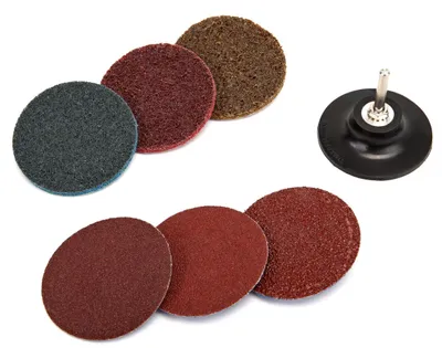 Immagine prodotto di Kit di levigatura con 7 dischi abrasivi, superficie di levigatura da 50 mm, supporto da 6 mm