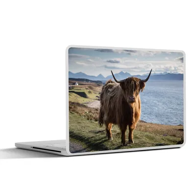 Produktbild von MuchoWow® Laptop Aufkleber Sticker Cover Schottische Highlander - Bergen - Meer 25x18 cm - Laptop-Deko
