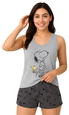 Productafbeelding van De Peanuts Snoopy pyjama voor dames - "On Our Way" pyjama set, bestaande uit een tanktop en een broek