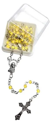 Produktbild von Art Sacrum Kinderrosenkranz auf Kette, gelb, 41 cm, in Geschenkbox