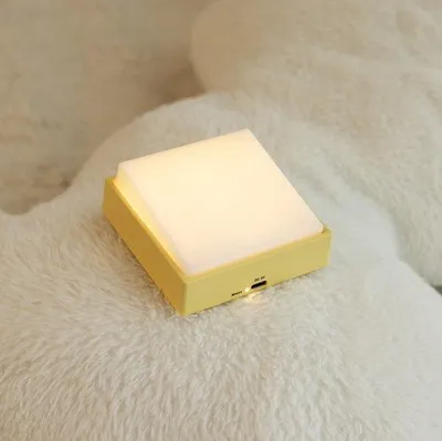 Imagen del producto de Lámpara de noche con regulador electrónico, recargable por USB, lámpara de escritorio con atenuación continua y protección para los ojos, lámpara con temporizador magnético. Ideal para la mesita de noche en el dormitorio