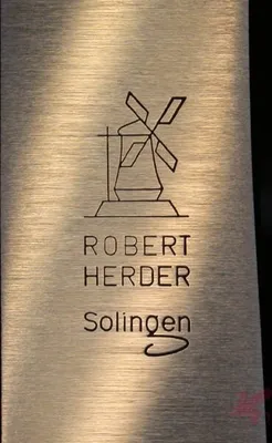 Produktbild von Windmühlenmesser Frühstücksmesser "Buckels", rostfrei, feingepließtet, Griff Olivenholz, in BioSicht