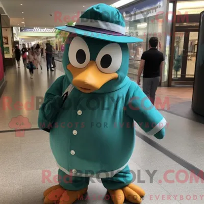 Produktbild von Maskottchen REDBROKOLY eines blaugrünen Pinguins mit Spielanzug und Mütze