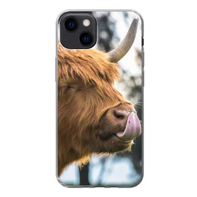 Produktbild von MuchoWow® Handyhülle Schutzhülle Hülle für iPhone 13 Schottischer Highlander - Nase - Baum Silikon Softcase Handy Hülle - Karteninhaber