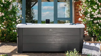 Produktbild von MSPA 6 Personen Whirlpool Outdoor Pool OSLO 2025 inkl. MSPA App, LED,UVC & OZON neustes Modell Hydromassage - ganzjährig nutzbar - inkl. Zubehör