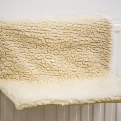 Immagine prodotto di Amaca riscaldante per gatti Beeztees color crema 46 x 31 x 24 cm