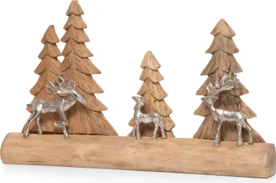 Produktbild von Weihnachtsdeko Rentiere im Wald 53 cm handgefertigte Figur aus Mangoholz und Aluminium mit drei silberfarbenen Figuren auf Holzstamm