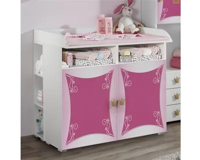 Produktbild von Rauch Möbel Babyzimmer Kate, 7-teilig, Weiß/Rosa mit Motivdruck, Babybett umbaubar zum Juniorbett, 3-fach höhenverstellbar inkl. Lattenrost, 3-türiger Kleiderschrank. Maße: Kleiderschrank ca. 136x199x56 cm (BxHxT), Babybett ca. 77x82x145 cm (BxHxT) Liegefläche 70x140 cm, Wickelkommode ca. 93x90x79 cm (BxHxT)