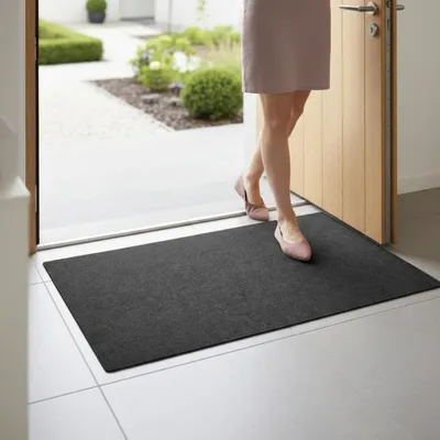 Zdjęcie produktu dla Wycieraczka 60 x 90 cm, 2 mm, filcowa, antypoślizgowa, antracytowa, do korytarza