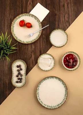 Produktbild von Hermia Concept, Frühstücksset (26 Teile), 100% Porzellan, grün-braun-weiß | 6 Servierplatten (22 cm), 2 Bootsteller (19 cm & 24 cm), 4 Marmeladenschalen (13 cm), 6 Teegläser & 6 Unterteller | Spülmaschinen- und mikrowellengeeignet.