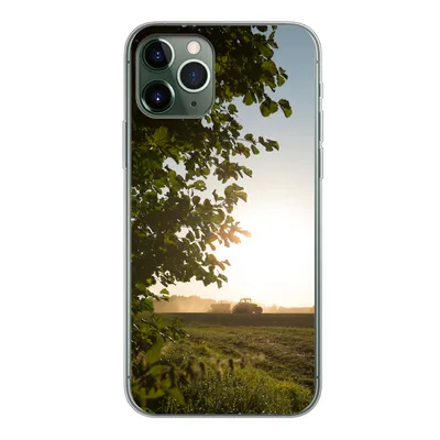 Produktbild von MuchoWow® Handyhülle Schutzhülle Hülle für iPhone 11 Pro Traktor - Bauernhof - Sonne Silikon Softcase Handy Hülle - Handy