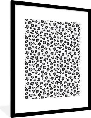 Produktbild von MuchoWow® Gerahmtes Poster Tiermuster - Panther - Grau 60x80 cm - Poster mit Schwarzem Bilderrahmen Wandposter Rahmen Foto Bilder - Wohnzimmer - Dekorationen - Prämie