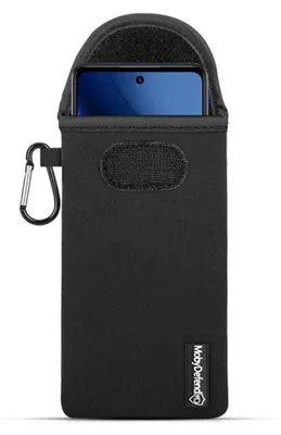 Productafbeelding van MobyDefend Hoesje - Geschikt voor Motorola Moto G51 - Neopreen Pouch Met Karabijnhaak - Insteek - Riemlus - Zwart