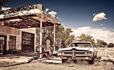 Produktbild von Fototapete Vlies 18960 Abandoned Gas Station 7-tlg. 350 x 260 cm