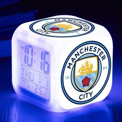 Image de Réveil numérique avec lampe - Horloge carrée - Rechargeable par USB - Idée cadeau idéale pour les garçons et les filles