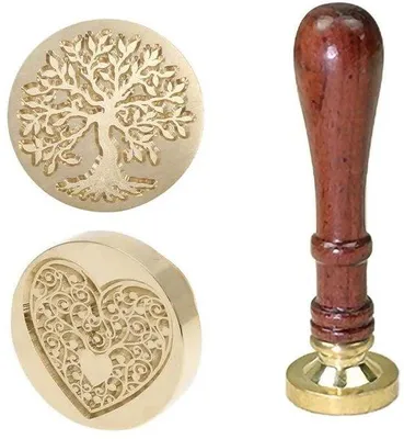 Image de 2 pièces vintage en laiton avec manche en bois pour carte et enveloppe - Timbres élégants pour vos lettres - Design décoratif et original