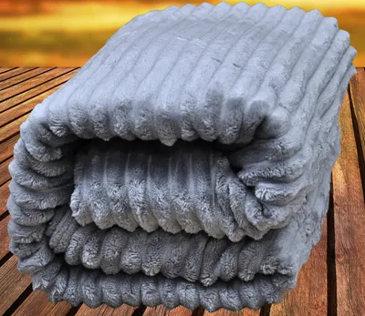 Produktbild von Wohndecke 160x200 cm – Weiche & warme Ganzjahresdecke mit Strukturmuster, Kuscheldecke für Bett & Sofa, ideal für jede Jahreszeit