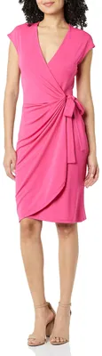 Produktbild von Amazon Essentials Damen Klassisches Wickelkleid mit Flügelärmeln (erhältlich in Übergröße), Dunkelrosa, M