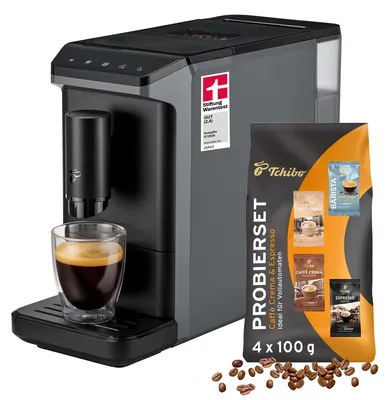 Produktbild von Tchibo Kaffeevollautomat Esperto mini, Grau, Kaffeeprobierset gratis Zubereitung von Espresso, Caffè Crema und Caffè XL, kompakt mit nur 16 cm Breite, 1,1 l Wassertank, einfache Reinigung