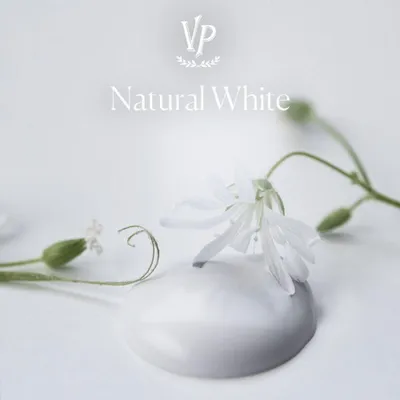 Produktbild von Mat Natural Vintage Paint Kreidefarbe – Möbelfarbe Matt | Wasserbasiert VOC-arm EN 71-3 EU Ecolabel | 65+ Farben | Shabby Chic & Vintage Look - 700 ml - Natural White