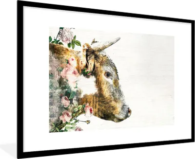 Produktbild von MuchoWow® Gerahmtes Poster Schottischer Highlander - Kuh - Rosen - Rosa 90x60 cm - Poster mit Schwarzem Bilderrahmen Wandposter Rahmen Foto Bilder - Wanddekoration - Fotos