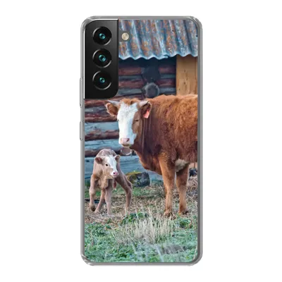 Produktbild von MuchoWow® Handyhülle Schutzhülle Hülle für Samsung Galaxy S22 Kuh - Stall - Gras - Kalb Silikon Softcase Handy Hülle - Mobiltelefonhülle