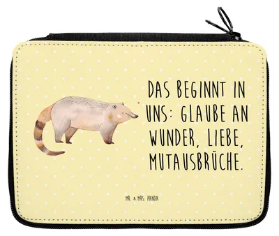 Produktbild von Mr. & Mrs. Panda Federmäppchen Nasenbaer - Gelb Pastell - Geschenk, Mäppchen, Lustige Sprüche, Schreibmappe, Nasenbären, Bleistiftetui, Federmappe, Schlampermäppchen, Bär