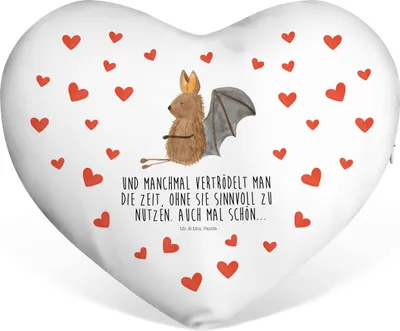 Produktbild von Mr. & Mrs. Panda Schmusekissen Fledermaus Sitzen - Weiß - Geschenk, Sofakissen, dekoartikel, Kuschelkissen, Fledermäuse, Herz Kissen, Dekokissen, Motivation, Entspannen