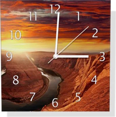 Produktbild von Wallario Design Wanduhr Grand Canyon bei Sonnenuntergang aus Aluverbund, Größe 30 x 30 cm