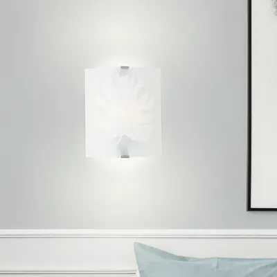 Produktbild von BRILLIANT weiße Wandleuchte Uja | dekorative Wandleuchte mit Glasschirm und Blattmuster | 1x E27 Fassung max. 40W