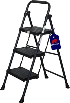 Produktbild von Profi-Trittleiter klappbar mit  | 3 geriffelte Stufen aus Kunststoff | HxBxT 106x48x70cm | Traglast 150kg | Stahl | Matt Schwarz