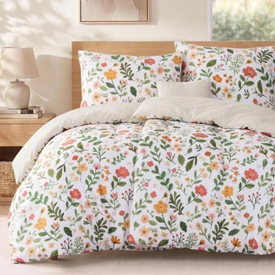 Zdjęcie produktu dla Komplet pościeli 135x200 cm, składający się z 2 poszewek na kołdrę i 2 poszewek na poduszki, wykonany z mikrofibry, wzór kwiatowy
