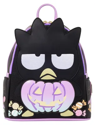 Imagen del producto de Mochila mini de Sanrio, diseño Loungefly, con motivo de Badtz-Maru y forma de calabaza
