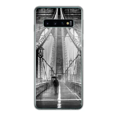 Produktbild von MuchoWow® Handyhülle Schutzhülle Hülle für Samsung Galaxy S10 Brooklyn Bridge während des Regens in Schwarz und Weiß Silikon Softcase Handy Hülle - Handytasche