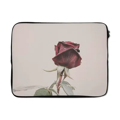 Produktbild von MuchoWow® Laptop Hülle 15 Zoll Blumen - Rot - Rosen - Grün Laptoptasche - Laptoptasche - Sleeve - Rundum-Schutz