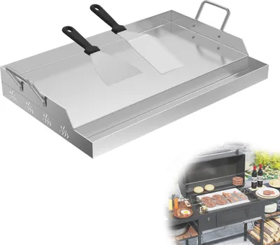 Produktbild von LARS360 Edelstahl Plancha Grillplatte 47x32cm – 2mm dick mit Griff – Universell einsetzbar für Gasgrill & Holzkohle, mit Grillspachtel & Schaber, pflegeleicht & vielseitig für BBQ