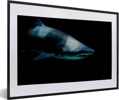 Produktbild von MuchoWow® MuchoWow® Gerahmtes Poster Hai - Makro - Wasser 60x40 cm - Poster mit zchwarzem Bilderrahmen - Schlafzimmer - Plakat in Rahmen - Drucken