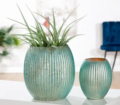 Produktbild von Gilde Windlicht/Vase "Primavera" antik grün 40568