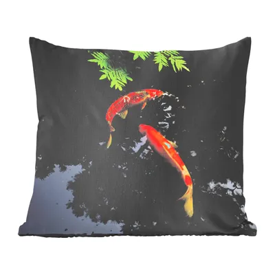 Produktbild von MuchoWow® Zierkissen Sofakissen Wohnzimmer Dekokissen 50x50 cm Zwei Koi-Karpfen um einen Teich - Komfort - Sofakissen