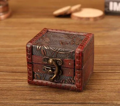 Produktbild von Kleine rote Holz-Schatkiste für Schmuck