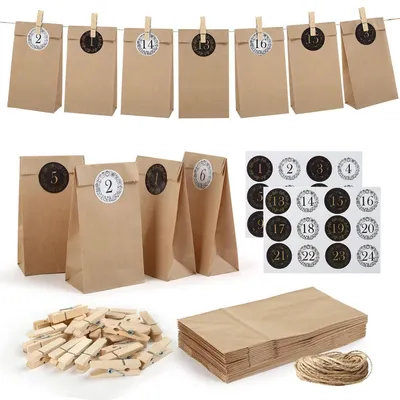 Produktbild von Adventskalender zum Befüllen 24 Kraftpapiertüten 9x18x5.5 cm mit Holzklammern und Zahlenaufklebern