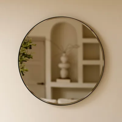 Produktbild von Indore Home - Runder Wandspiegel Schwarz - Spiegel mit Facettenrand - 60 cm