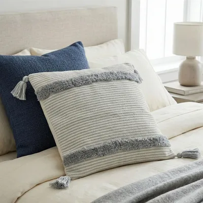 Produktbild von Kissenhülle "Stipes" mit Quasten 45x45 cm, creme / blau, Kissenbezug, Zierkissenbezug