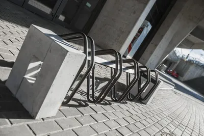 Produktbild von Fahrradständer ROMA - 10 Stellplätze - Fahrradparker für Stadt & Außenbereich - Robuste Stahlkonstruktion - Fahrradparkplatz  - Schwarz