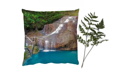 Produktbild von MuchoWow® Zierkissen Sofakissen Wohnzimmer Dekokissen 50x50 cm Wasserfall - Felsen - Landschaft - Komfort - Sofakissen
