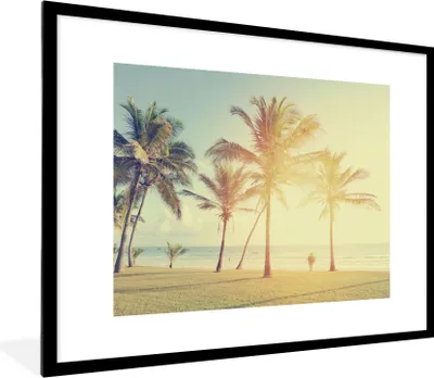 Produktbild von MuchoWow® Gerahmtes Poster Meer - Palme - Sommer - Sonne - Strand 80x60 cm - Poster mit Schwarzem Bilderrahmen Wandposter Rahmen Foto Bilder - Schlafzimmer-Dekorationen - Fotoposter