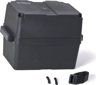 Produktbild von Batteriebox bis 100 Amp mit Deckel aus schwarzem Kunststoff