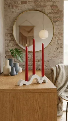 Produktbild von Evila Originals, Hochwertiges Kerzenständer-Set (4 Teile), 100% Paraffinwachs, 8 x 23 cm (1 Stück) & 24 x 2 cm (3 Stück) | Baumwolldocht, unbeduftet | Elegantes Design in Weiß und Rot.