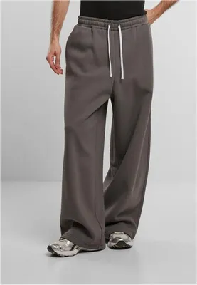Imagen del producto de Pantalones deportivos de corte amplio "Fluffy" de Urban Classics, color gris, talla M